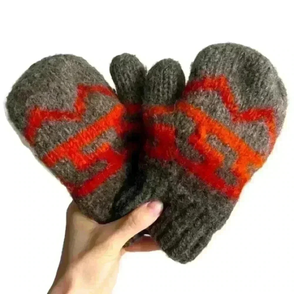 Balta Funwear 100% Wool Aztec Geometric Knit Mittens Grey Orange OS